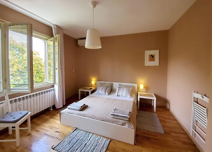 Sunny Central Apartment